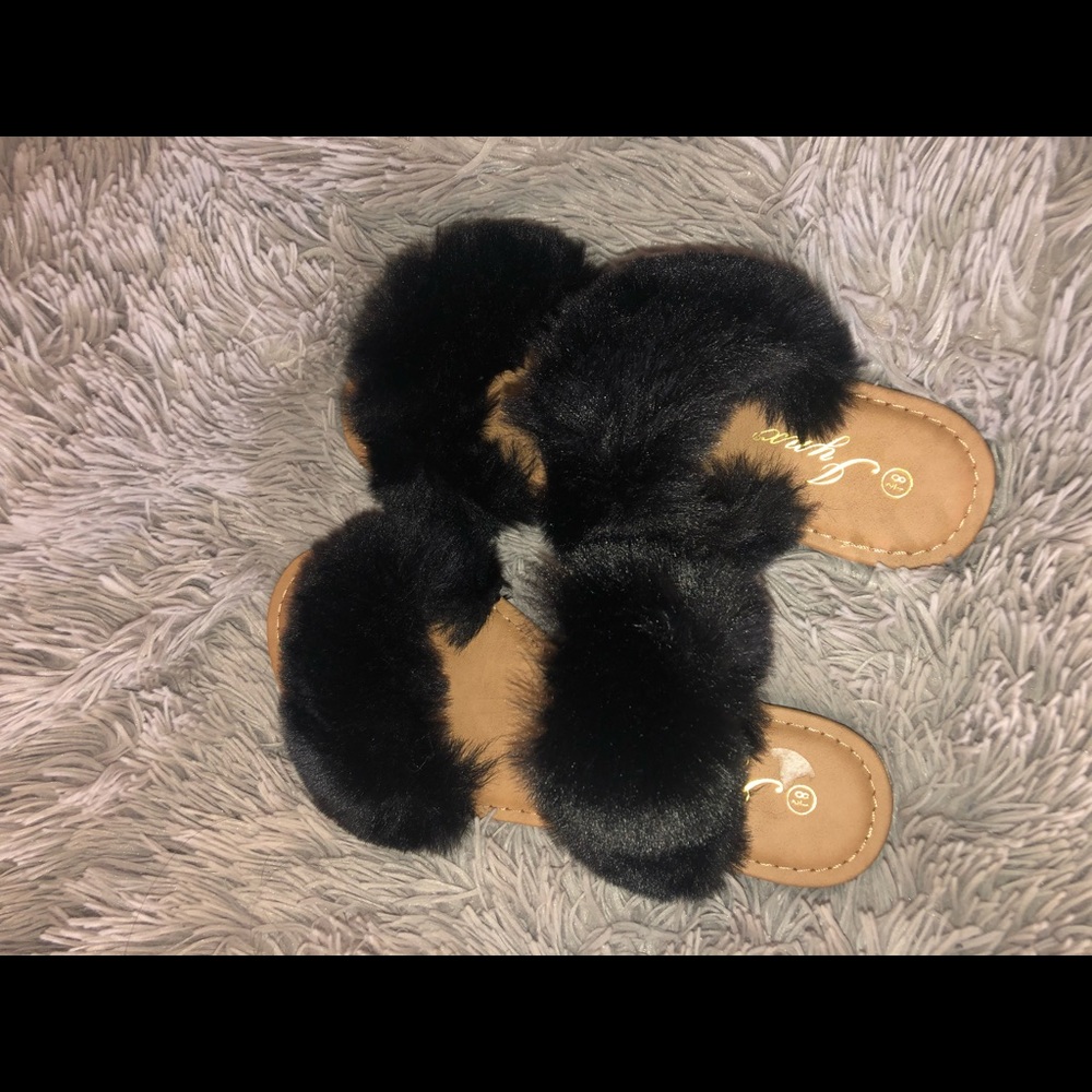 Fluffy sandals